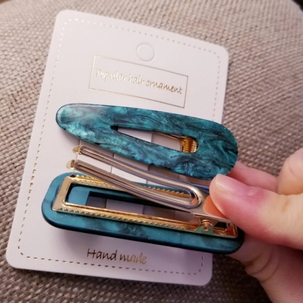 Resin 2 Large Hair Clip Set